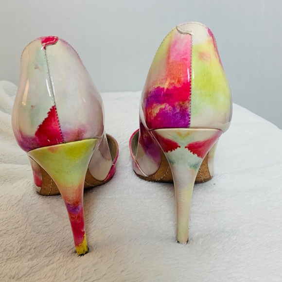 ALICE + OLIVIA | watercolor colorful heels - Picture 4 of 5